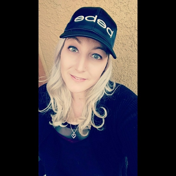 Meet your Posher, Shannon Lee - Picture 6 of 6